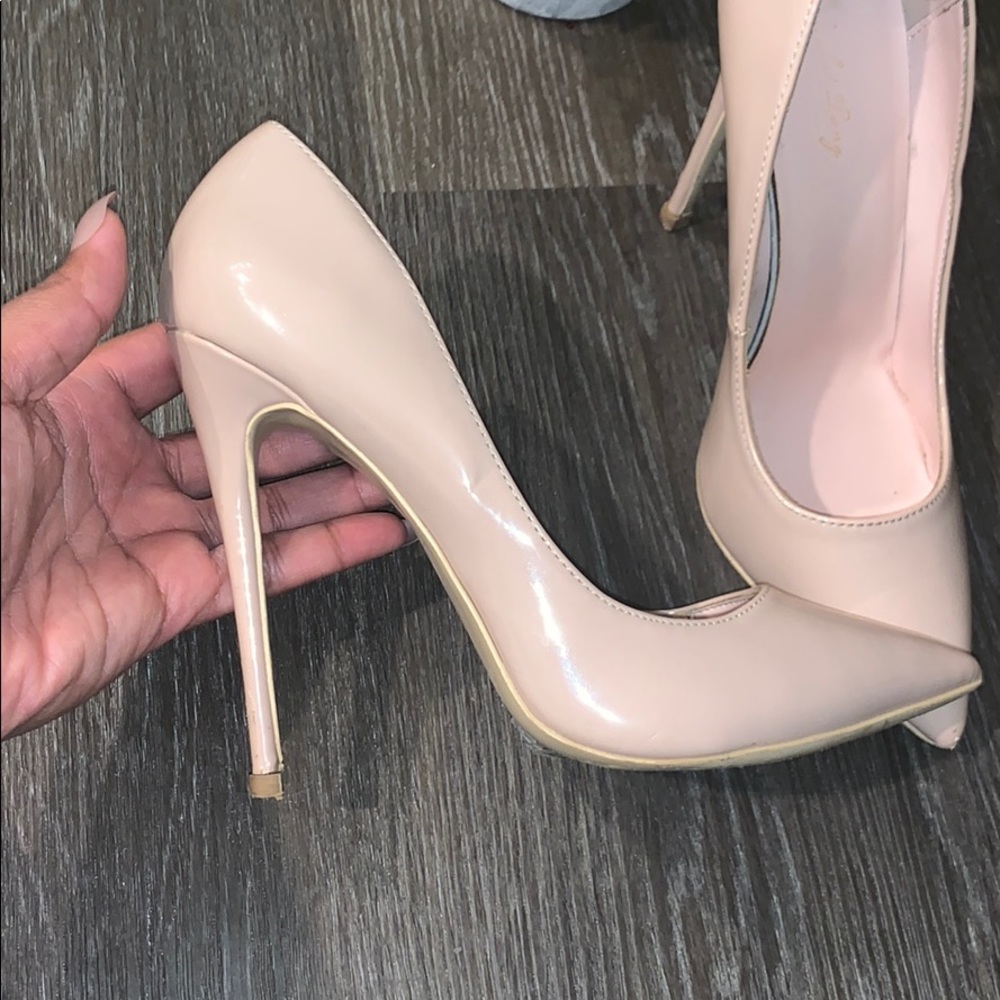 Nude Pumps! - Picture 5 of 9